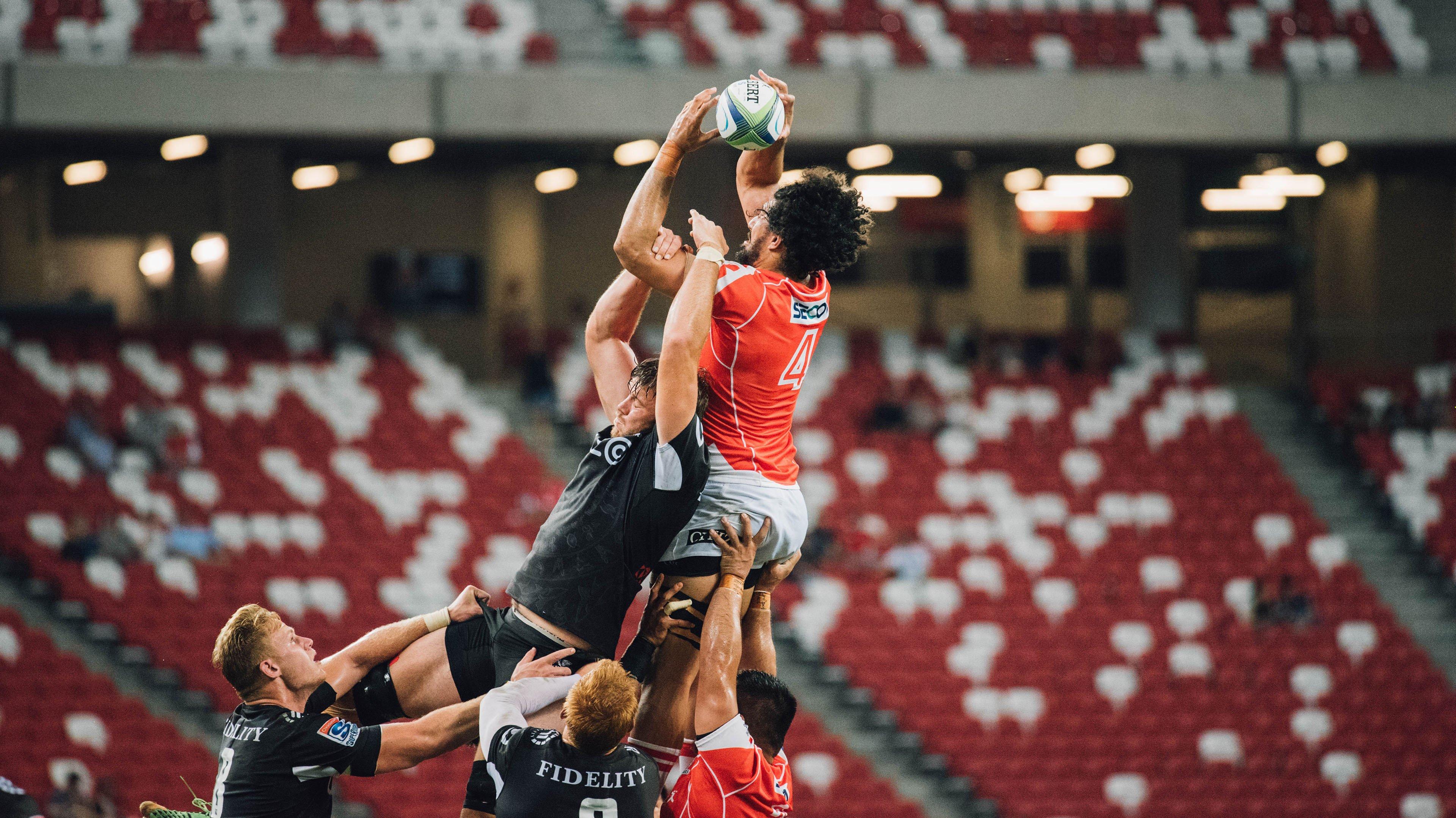 格斗巨星巅峰对决，传奇之夜引爆全球拳坛